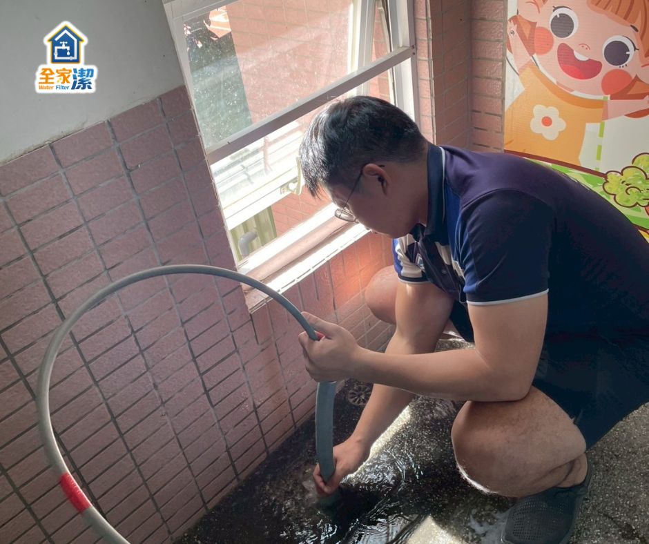 全家潔【震驚案例】水管竟然藏著15公尺樹根?!全家潔水刀疏通專業出手!案例施工或設備安裝現場照片
