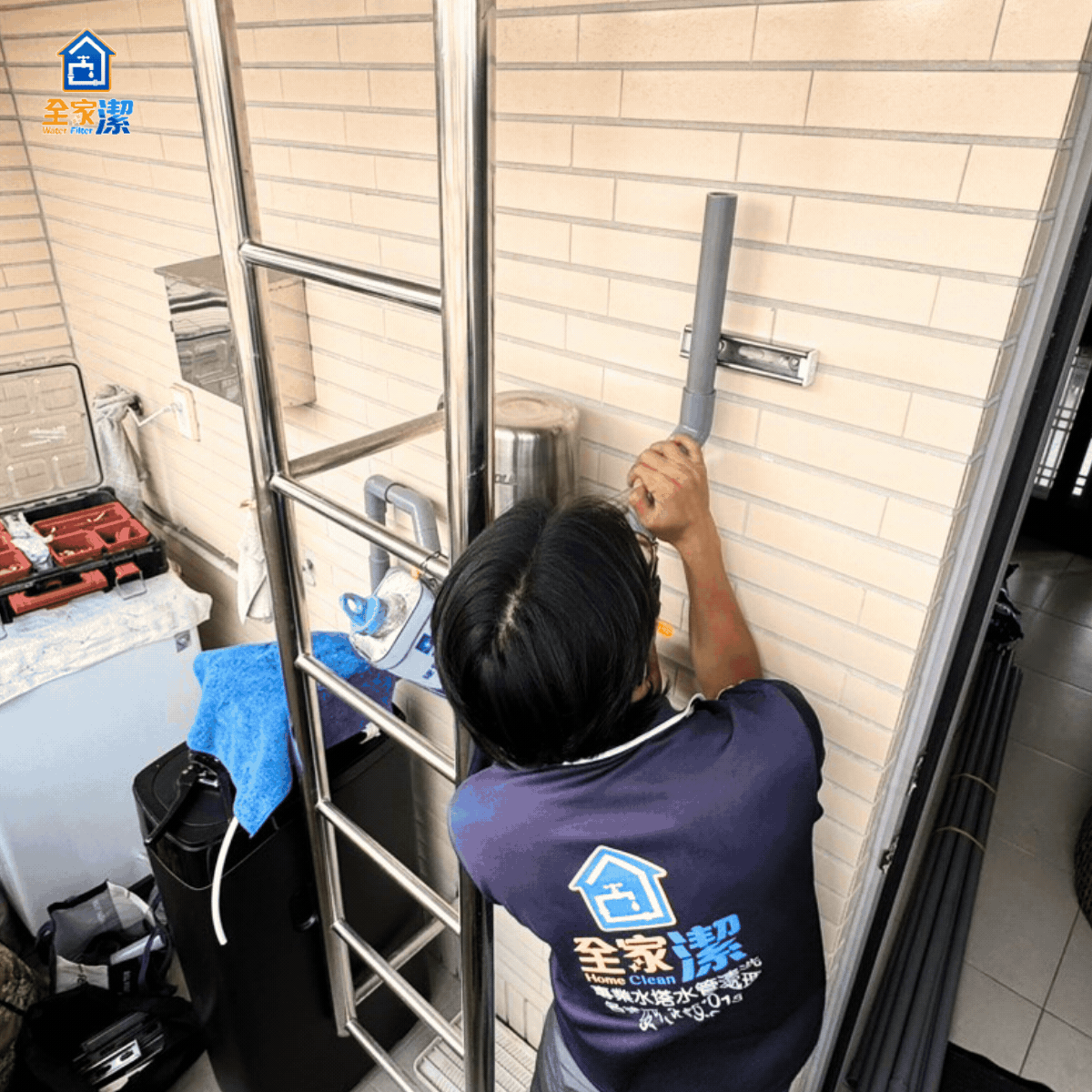 全家潔高雄全戶淨水軟水安裝推薦|水塔清洗搭配全戶淨水,改善出水變小與水垢問題案例施工或設備安裝現場照片